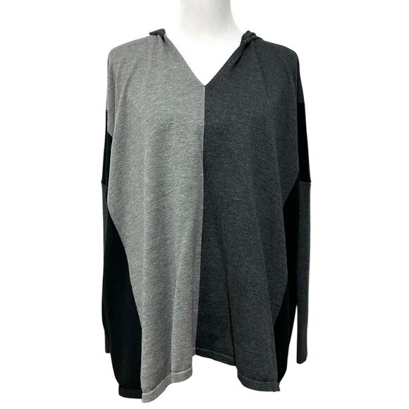 CAbi Dakota Hooded Poncho Sweater Color Block Relaxed Black Gray Pullover 4037 M - Picture 7 of 9